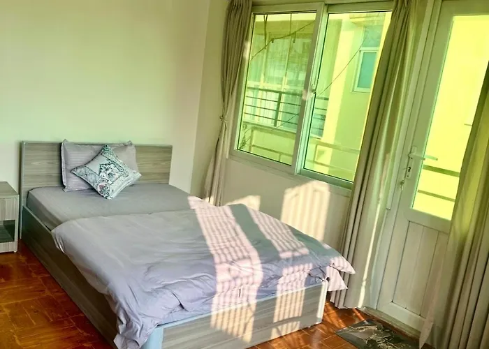 Lama Apartment アパート